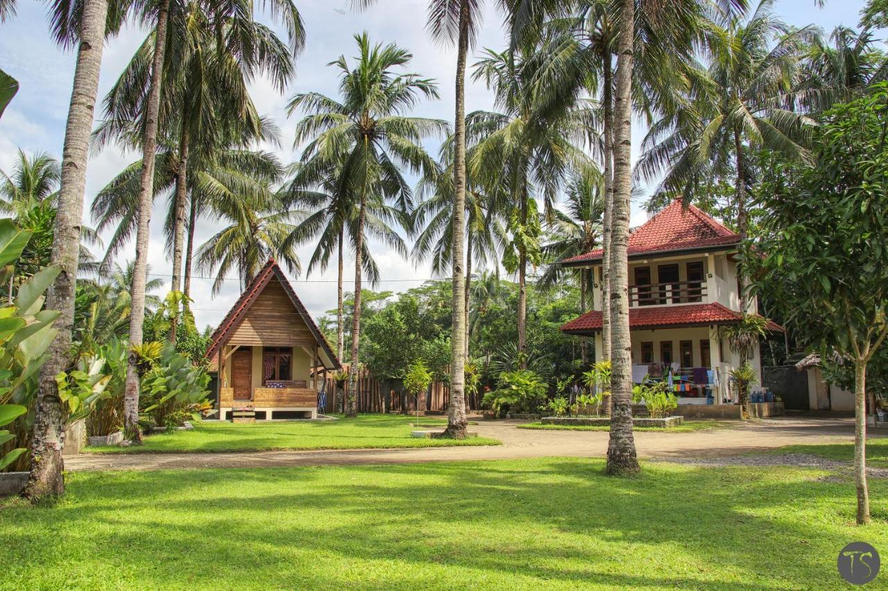 Sadati Home Stay バツカラス エクステリア 写真